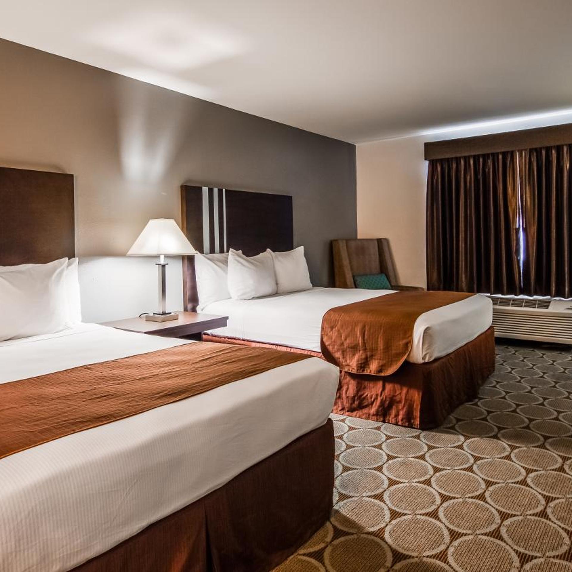 غرفة بسرير كينج وسريرين كوين، Best Western Pahrump Oasis 7/10