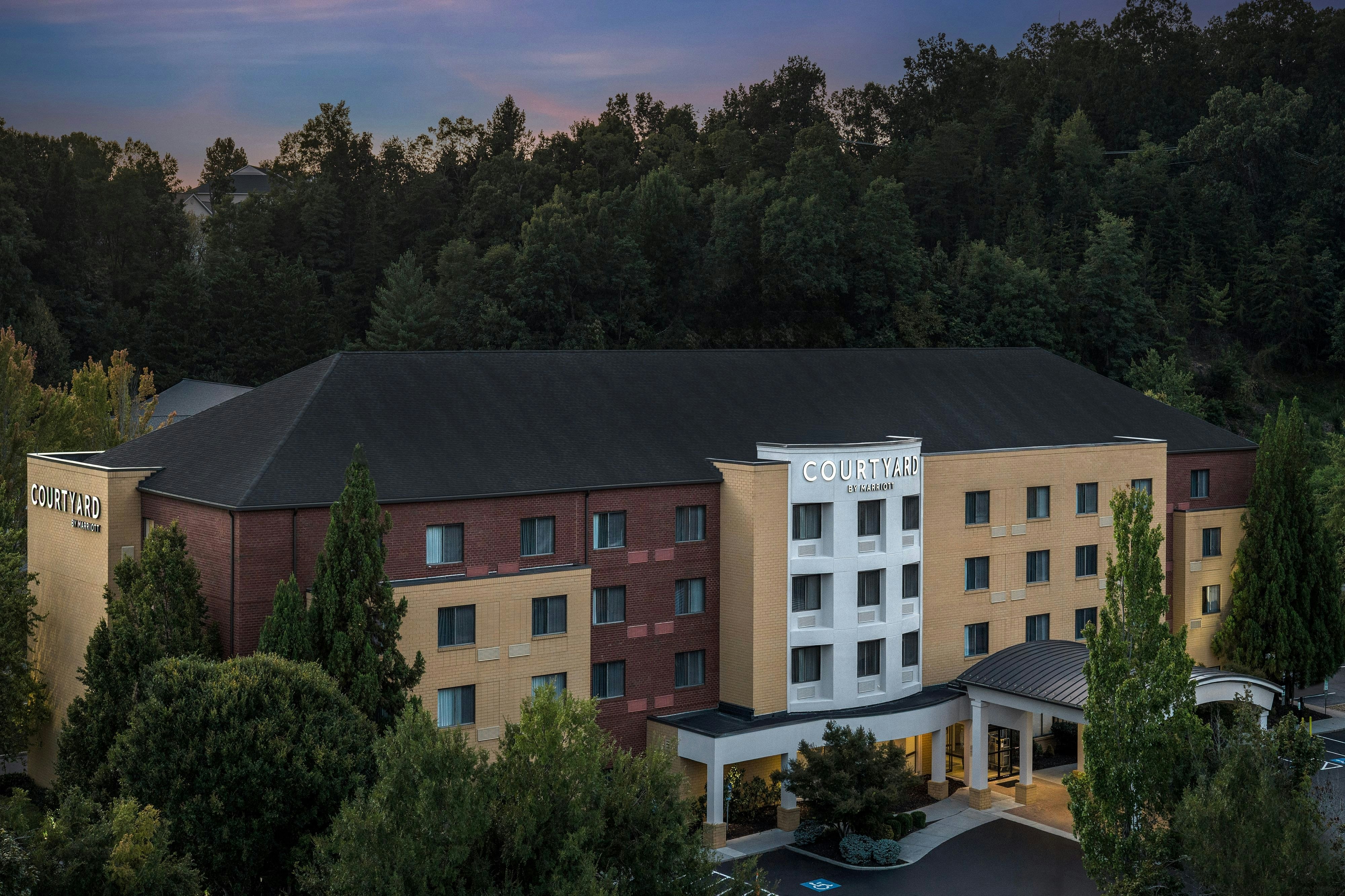Courtyard By Marriott Blacksburg 1/39