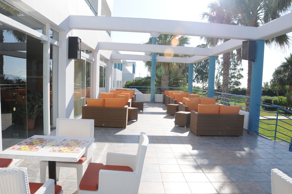 Irina Beach Hotel 9/68