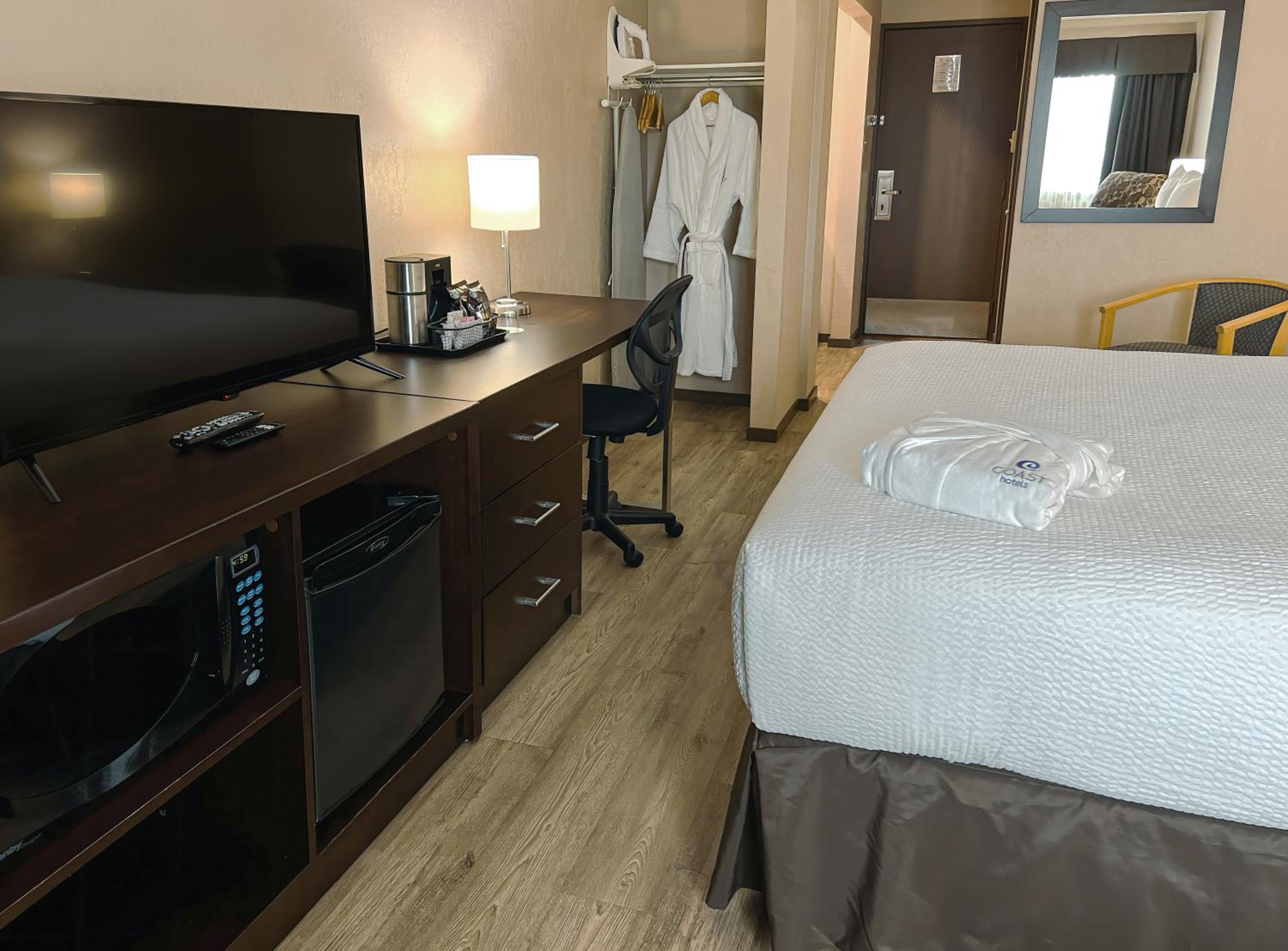 Coast, 2 Queen Beds, Pet Friendly