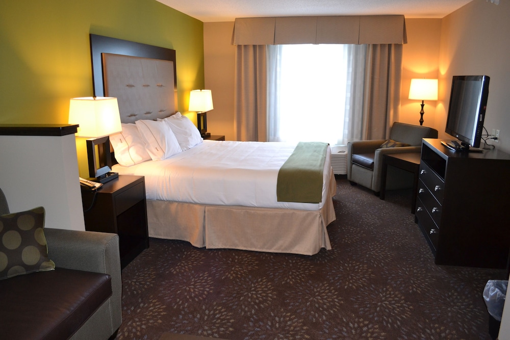 Holiday Inn Express Hotel & Suites Northwood 16/71