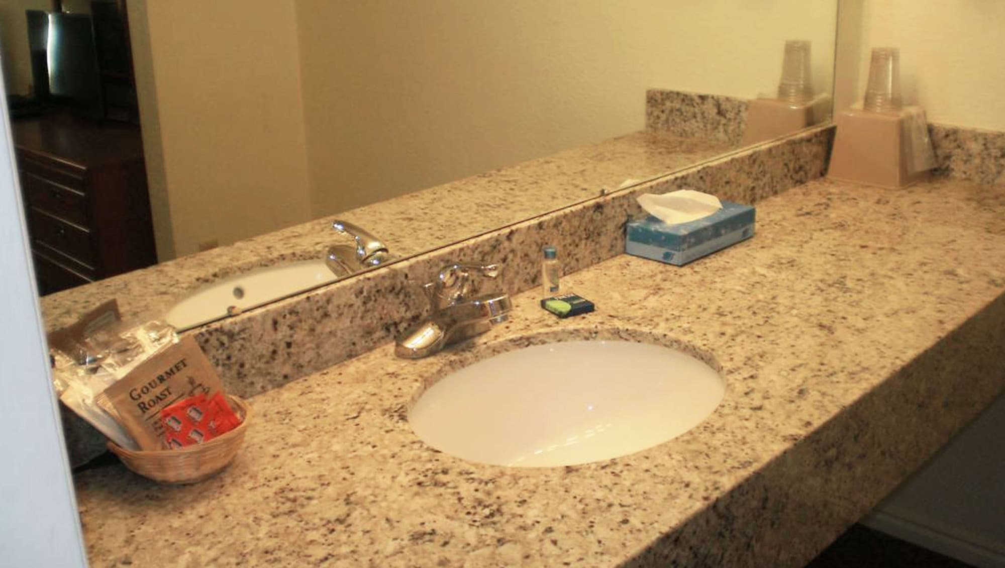 Room, Queen Bed