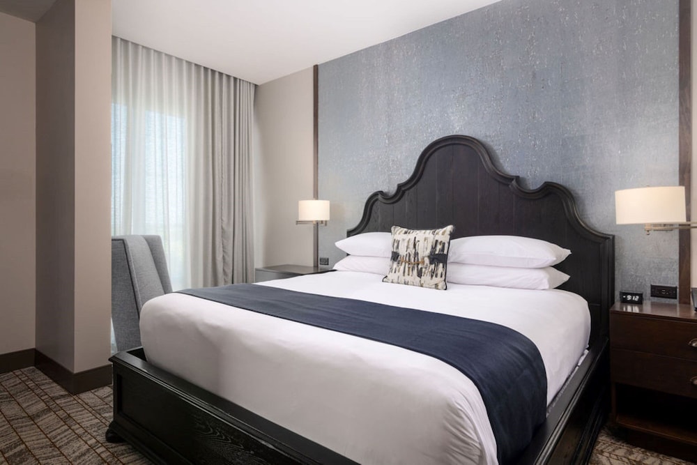 The Stella Hotel Autograph Collection 22/73