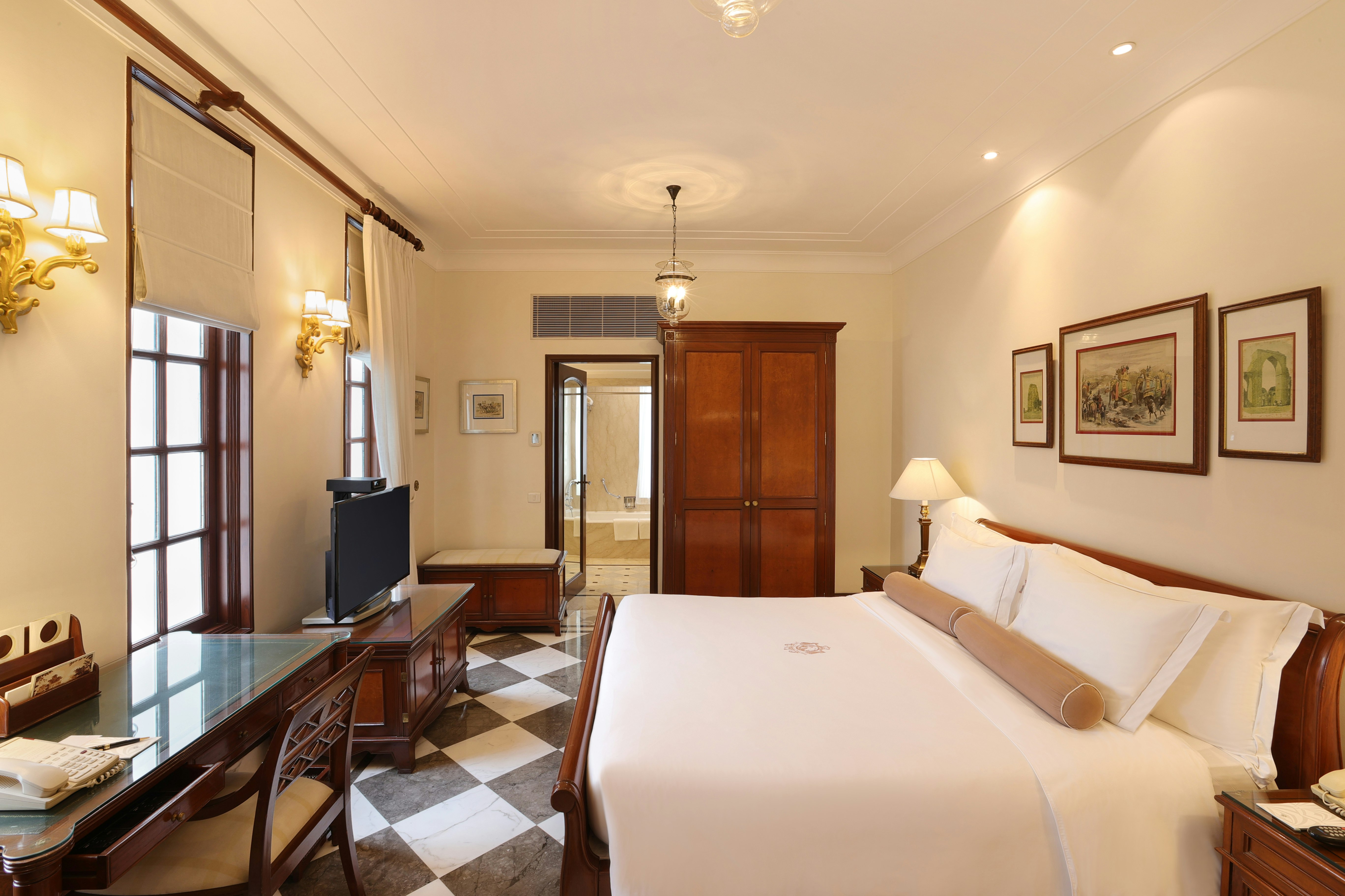 Imperial, King Bed