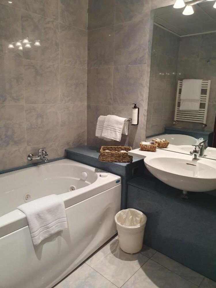 LVG Hotel Collection - Al Mulino 50/50