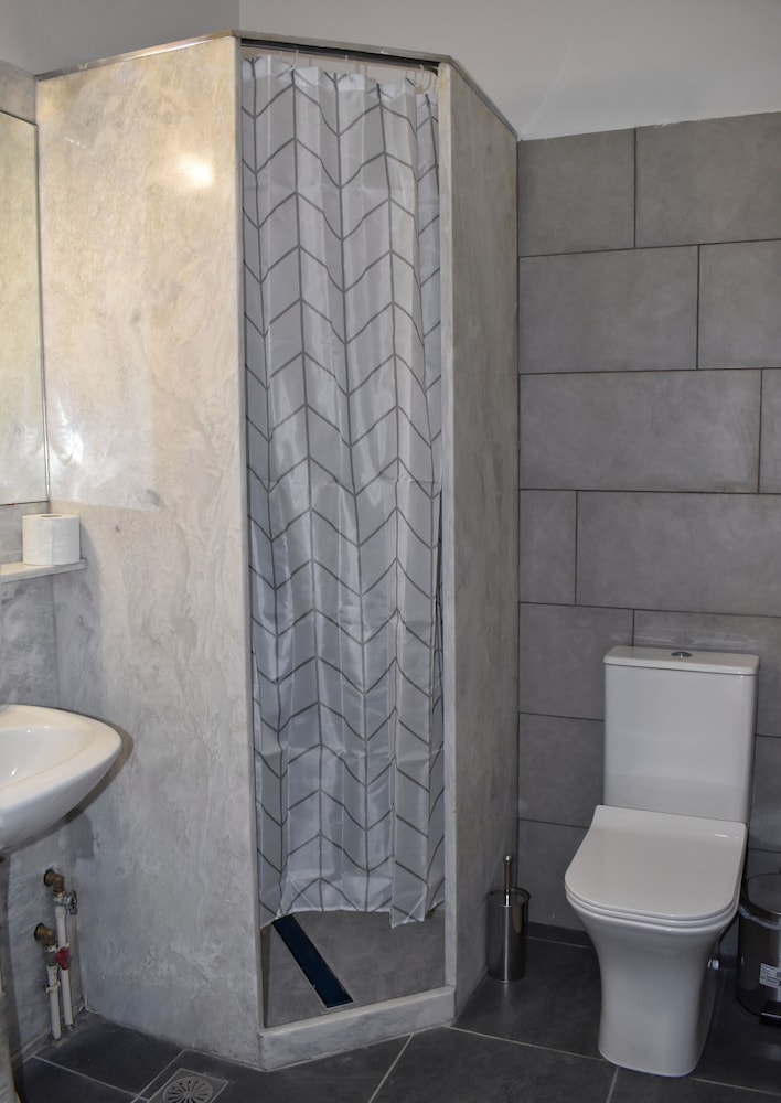 Theoxenia Hotel 90/91