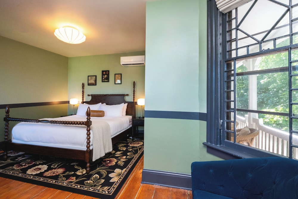 Rookwood Inn 15/50