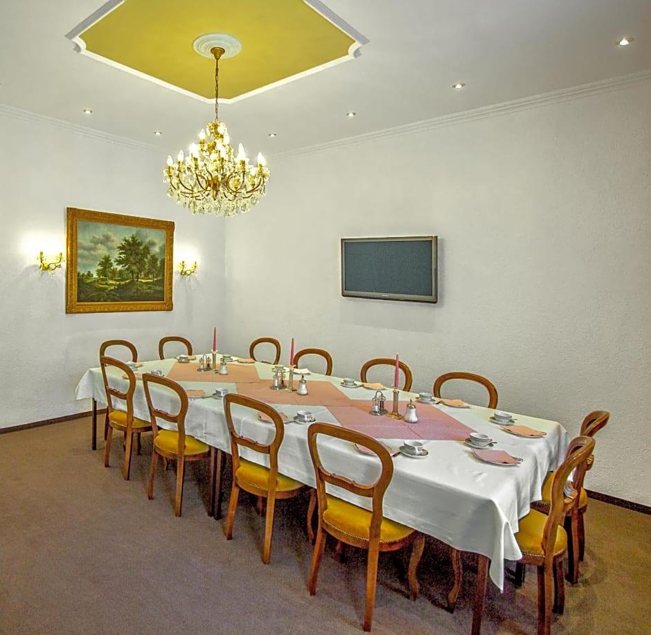 Hotel Adler 55/57