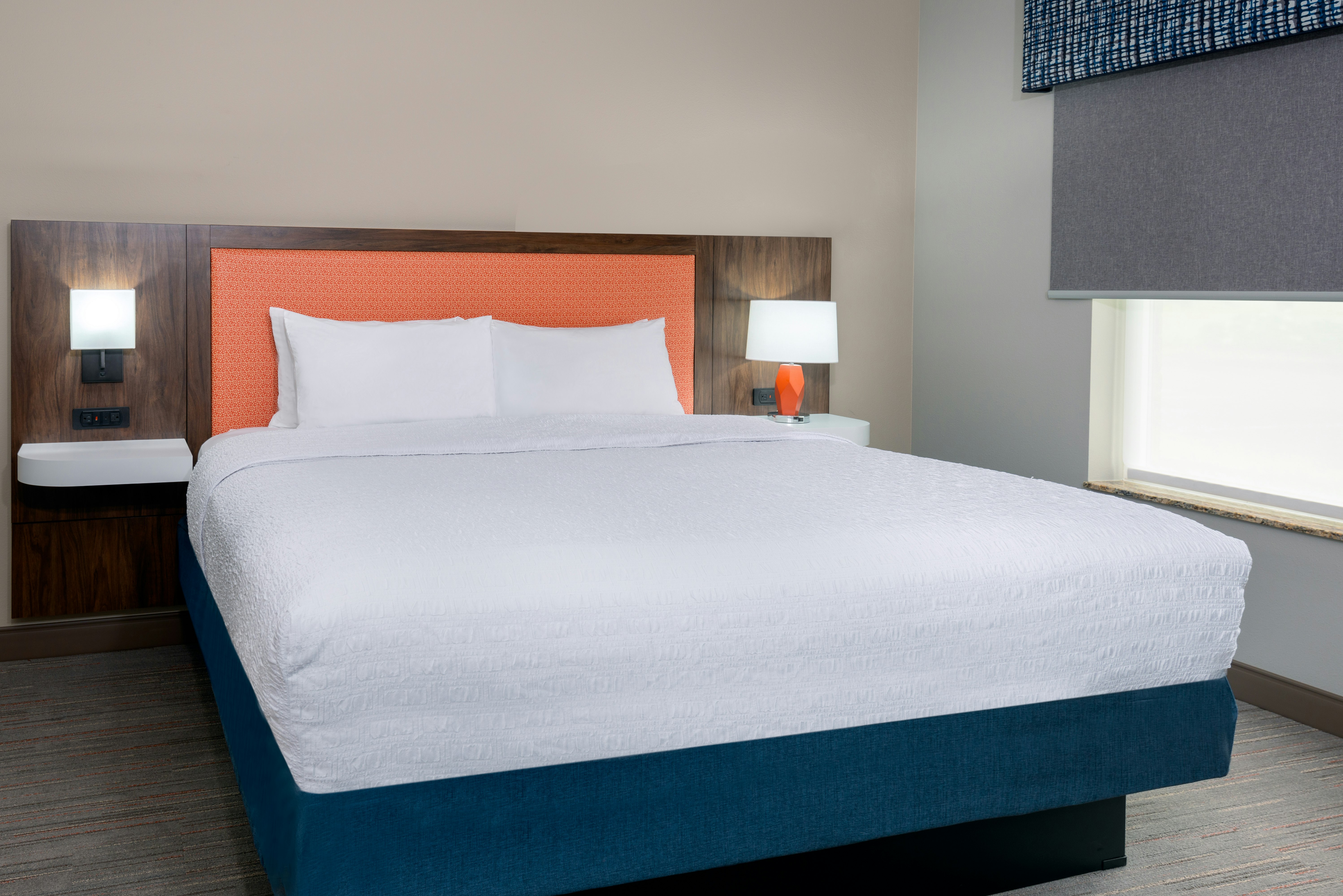 Suite, King Bed, Bathtub, Accessible