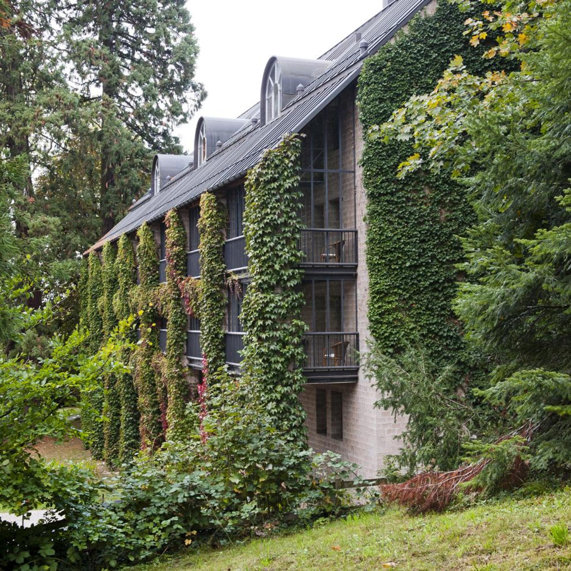 Schloss Muenchenwiler 4/50