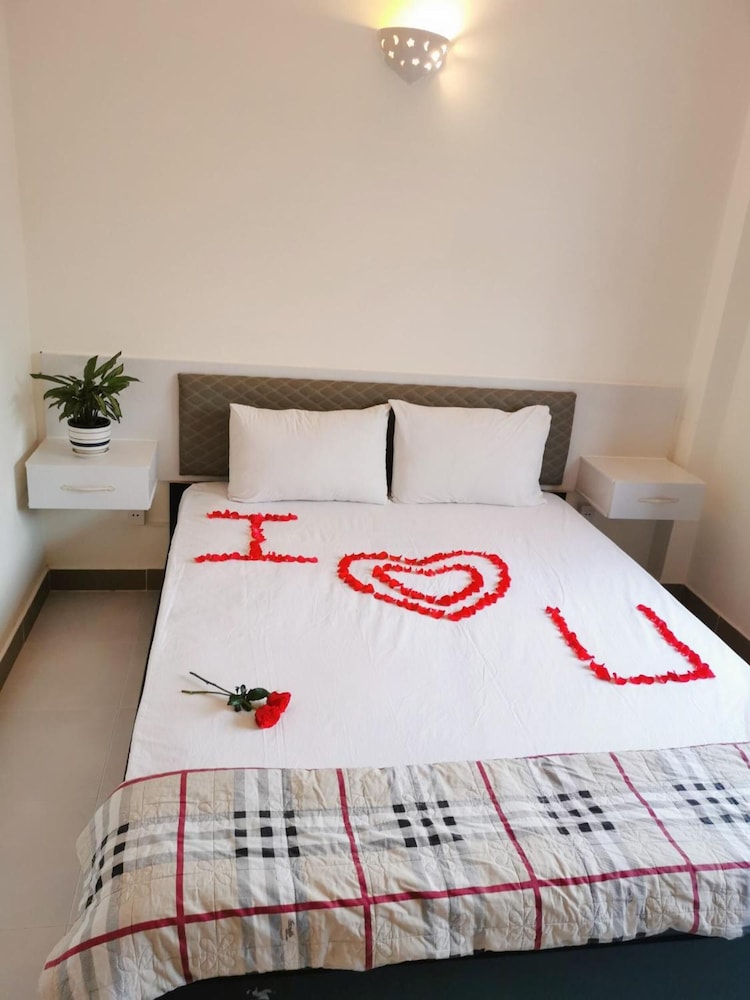 Nguyen Khang Hotel 12/30