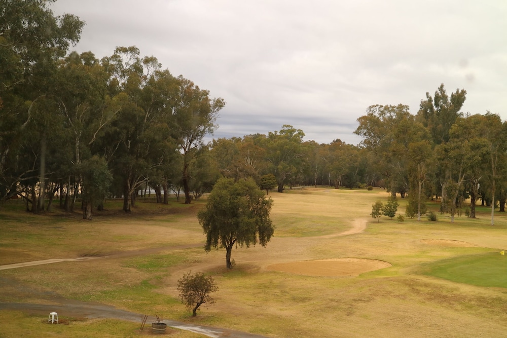 Corowa Golf Club Motel 26/32