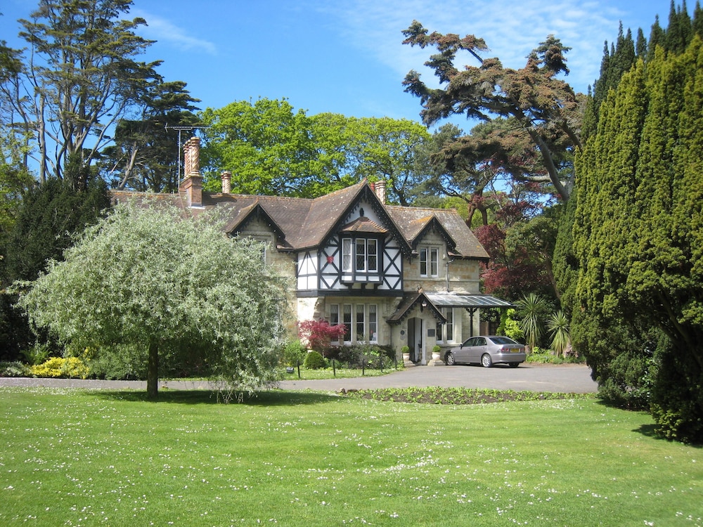 Rylstone Manor Hotel 47/50
