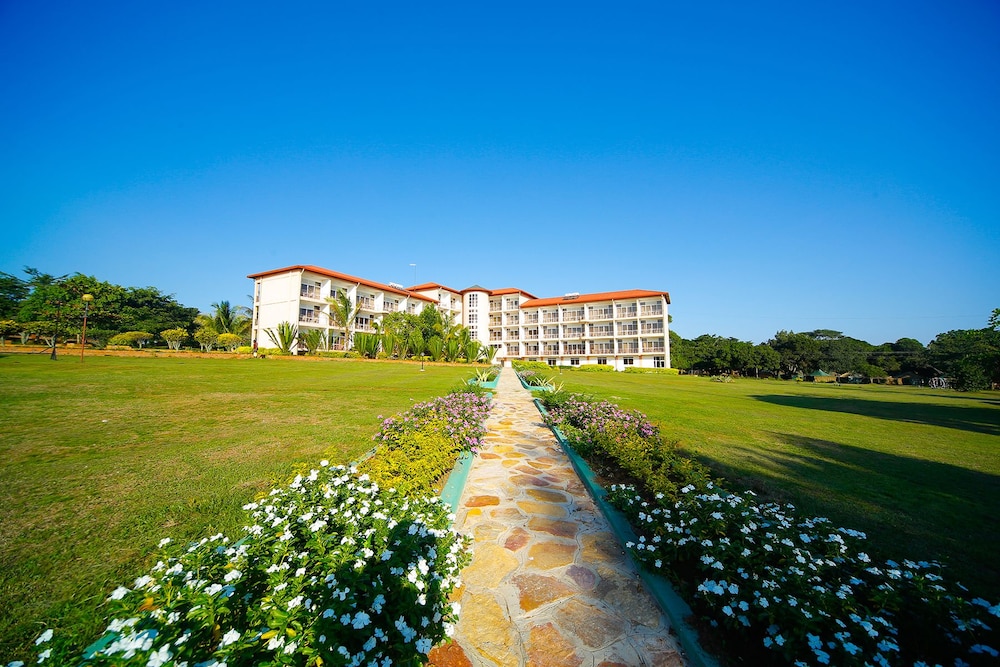 Katomi Kingdom Resort 33/45