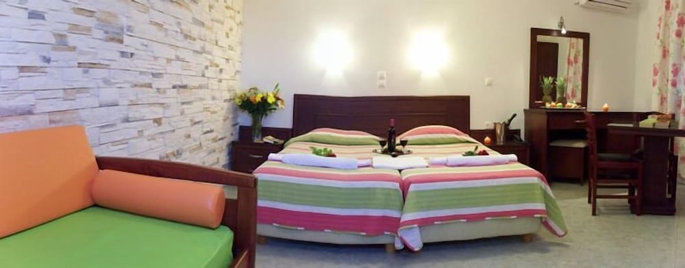 Plaka Hotel I 20/62