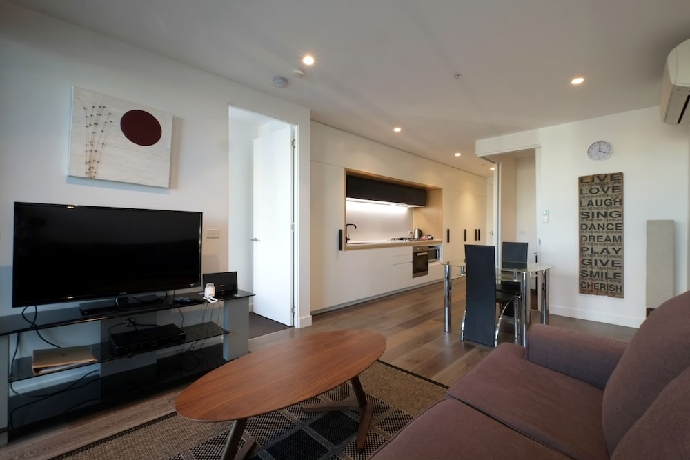 ACD Apartments 44/66