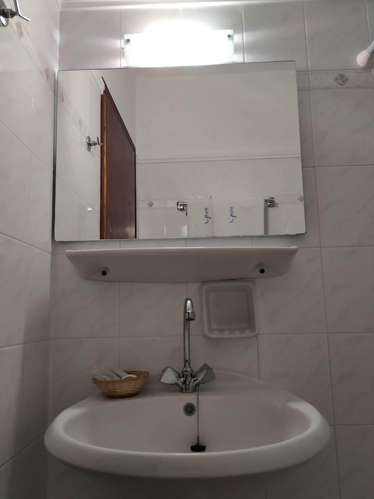 Avra Beach Hotel 33/55