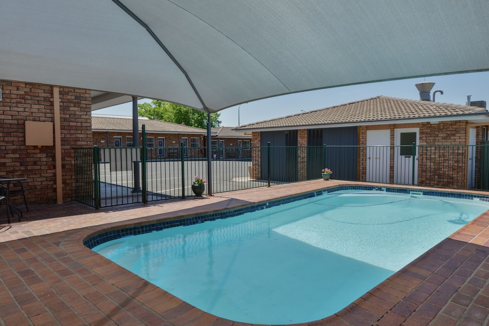 Cadman Motor Inn Tamworth 22/37