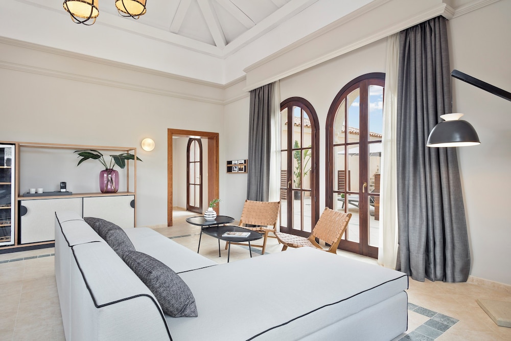 Presidential, the Level, Suite, King Bed