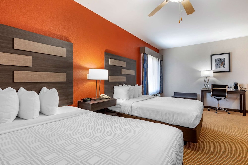 Best Western Palo Duro Canyon Inn & Suites 10/36