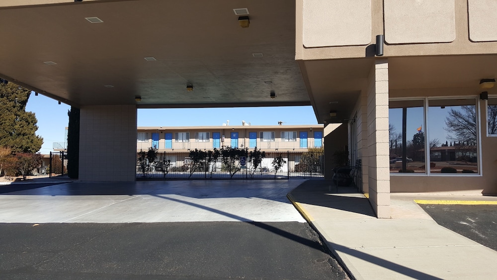 Lake Powell Canyon Inn 30/58
