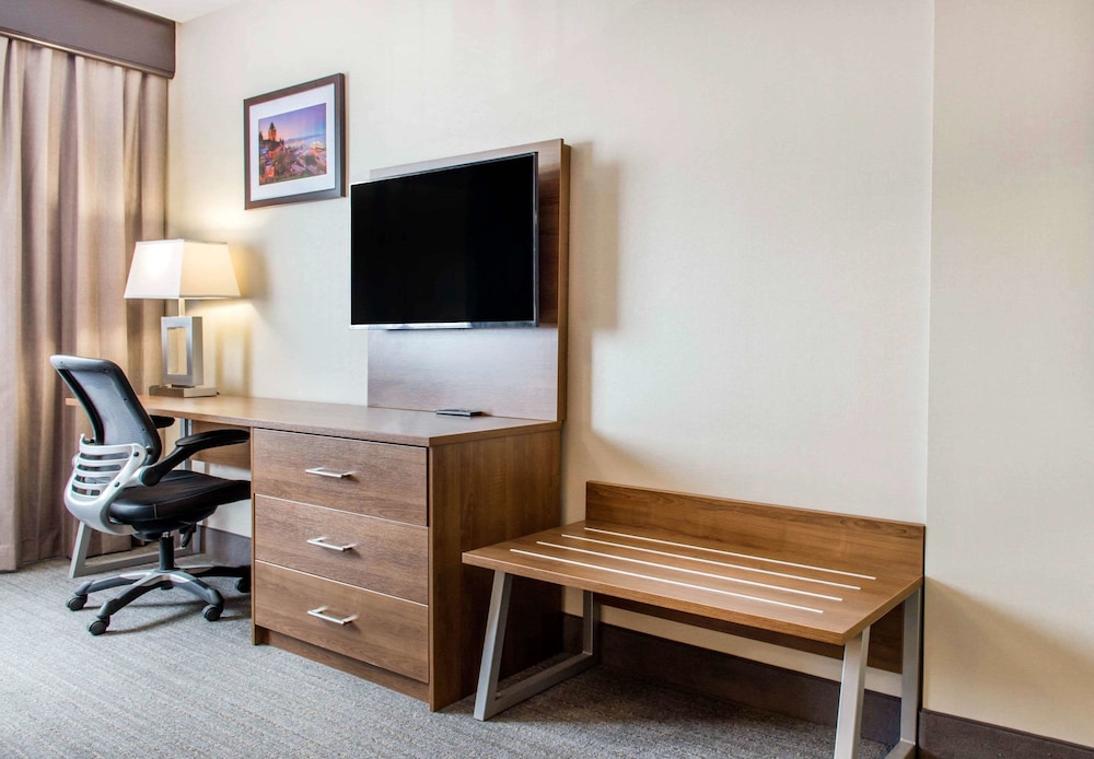 Quality Hotel Dorval Aeroport 41/59