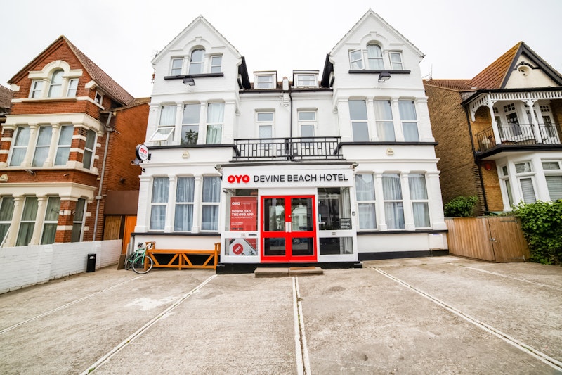 Devine Beach Hotel, Westcliff Southend-On-Sea 46/50