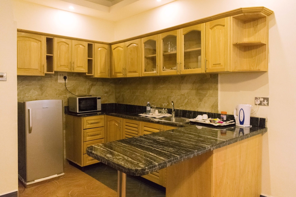 Cephas Inn 11/66