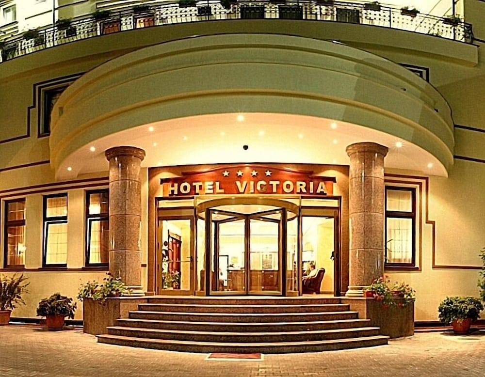 Victoria 2/28