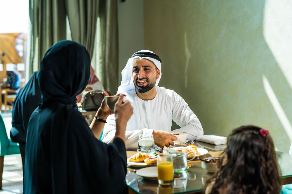 Holiday Inn Dubai Al Maktoum Airport 37/82