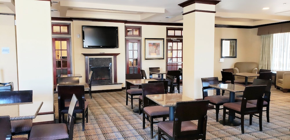 Holiday Inn Express Hotel & Suites Frazier Park 53/67