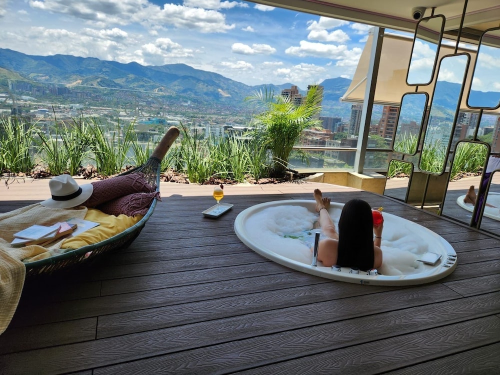 Diez Hotel Categoria Colombia 61/64