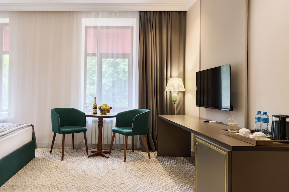 Maestro Address Hotel 36/43
