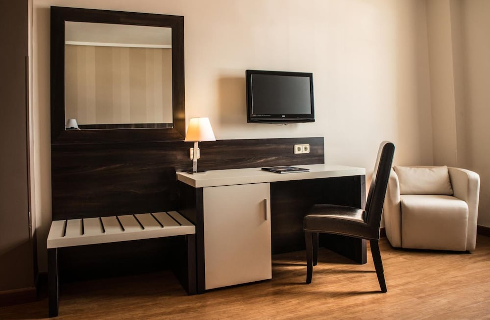 Hotel Triana 37/46