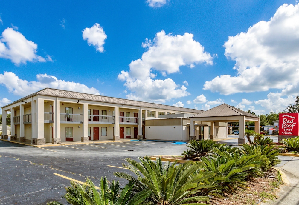 Red Roof Inn & Suites Statesboro - University 1/45