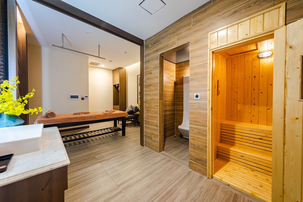 Muong Thanh Luxury Ha Long Center 13/37