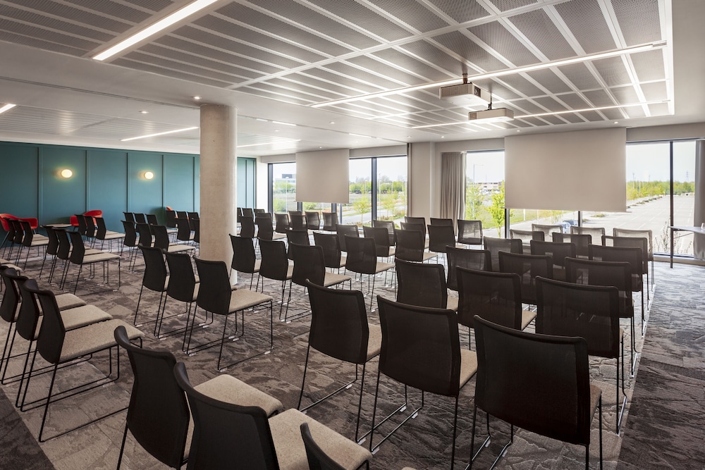 NOVOTEL CAMBRIDGE NORTH 62/70