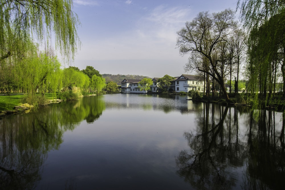 West Lake State Guest House 40/50