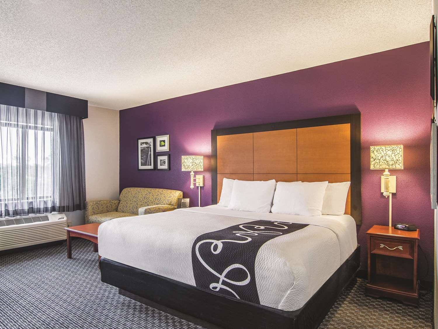 Wingate by Wyndham Brunswick GA / I-95 8/37