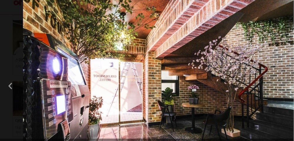 Goldenroot Hotel In Gimhae 20/35