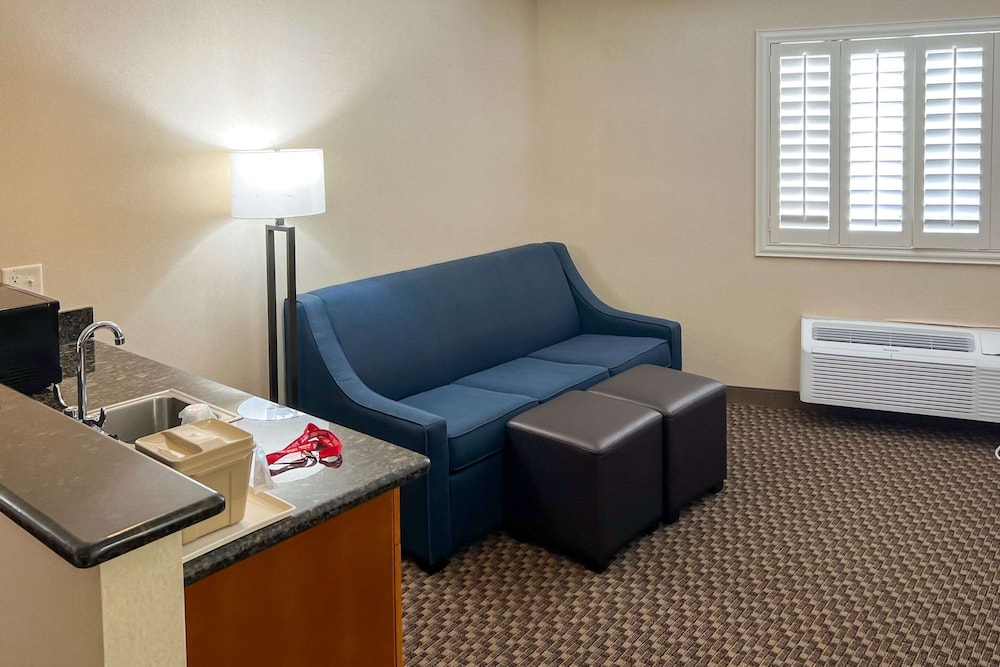 Comfort Inn And Suites Thatcher 49/79