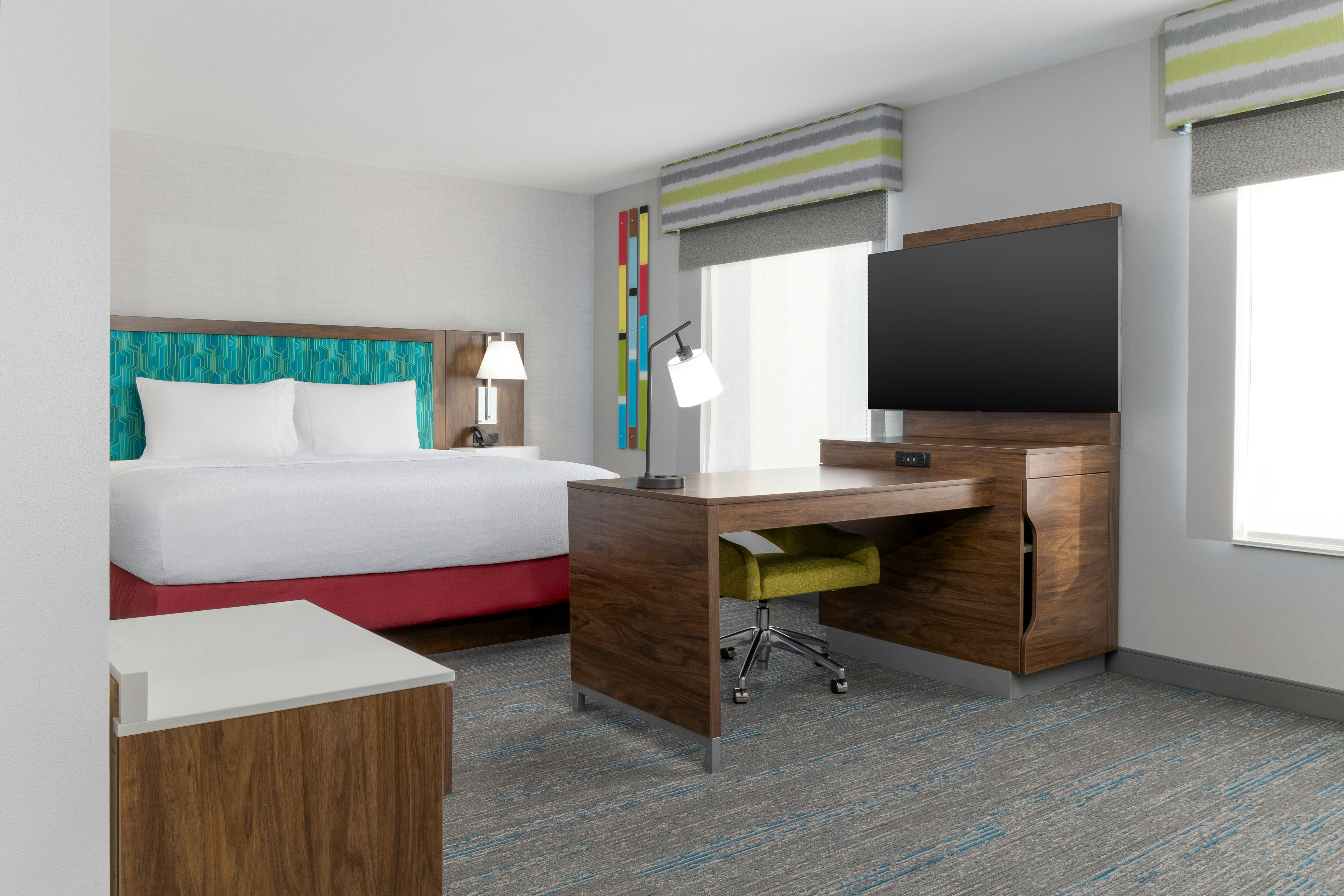 STUDIO, KING BED, SOFA, ACCESSIBLE