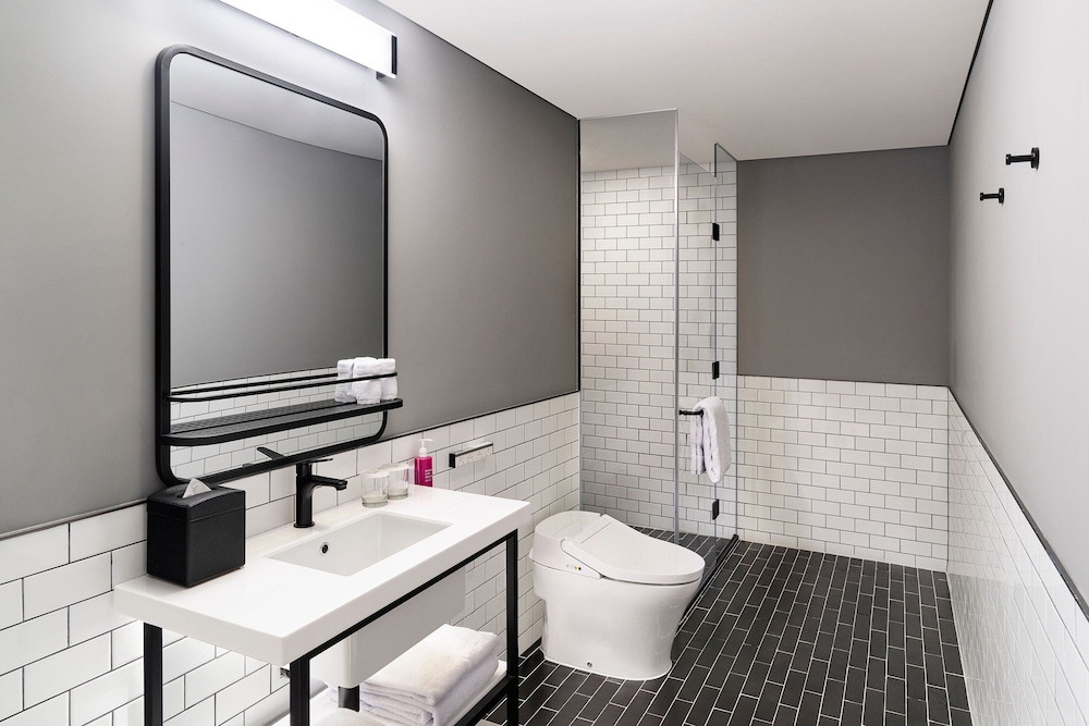 Moxy Seoul, Myeongdong 50/50