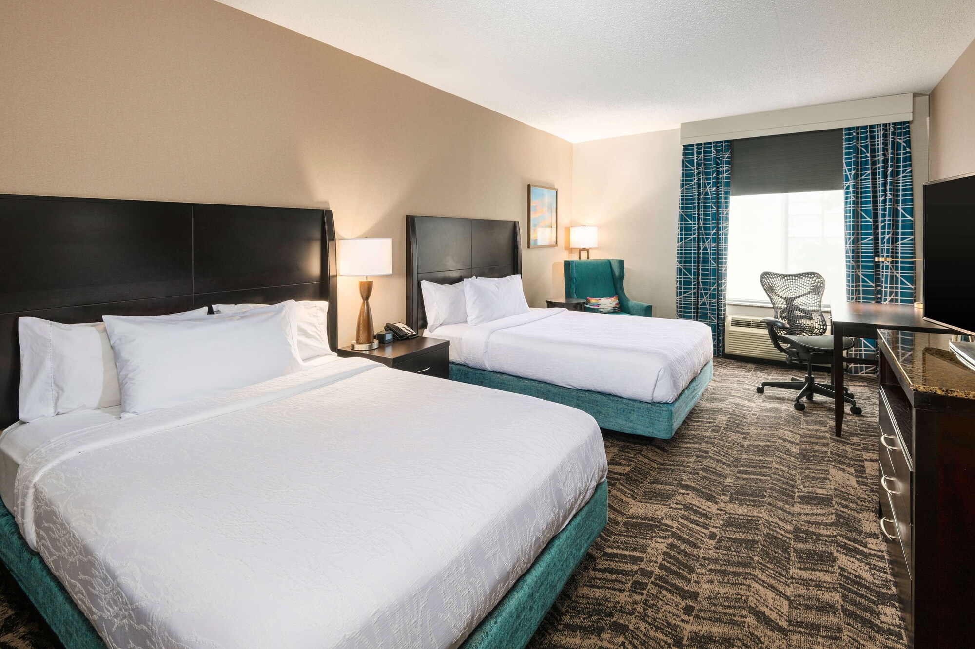 Evolution, 2 Queen Beds