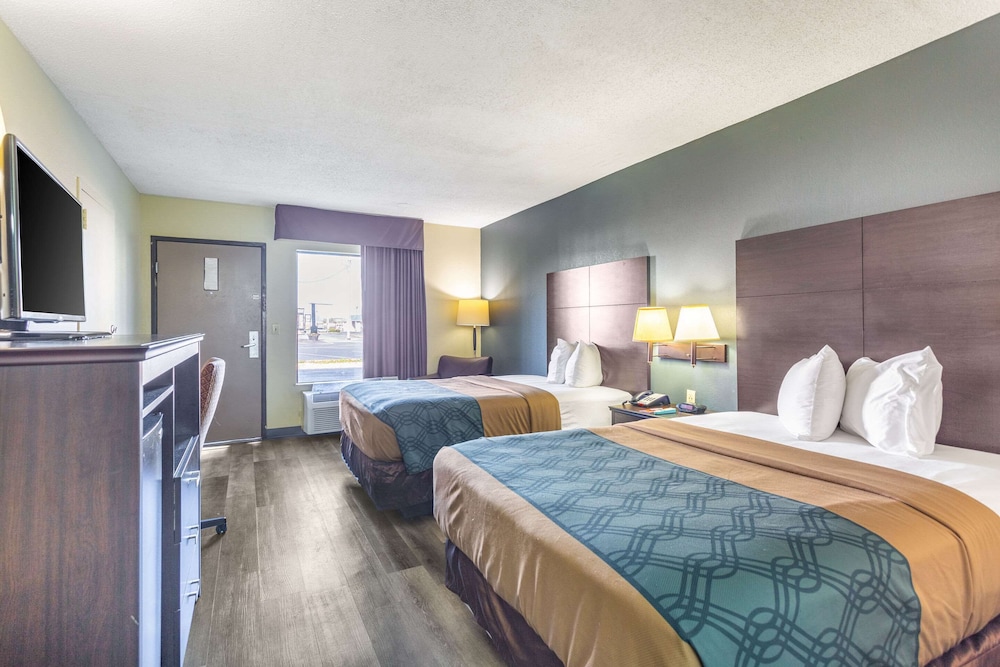 Standard, 2 Double Beds