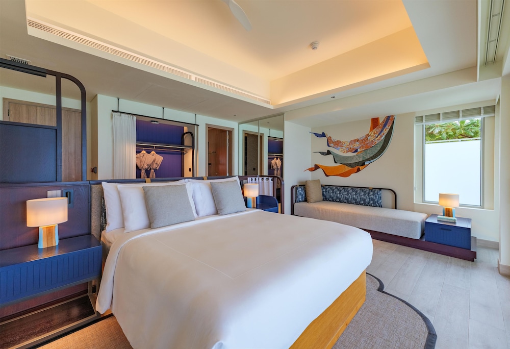 Avani+ Fares Maldives Resort 97/164