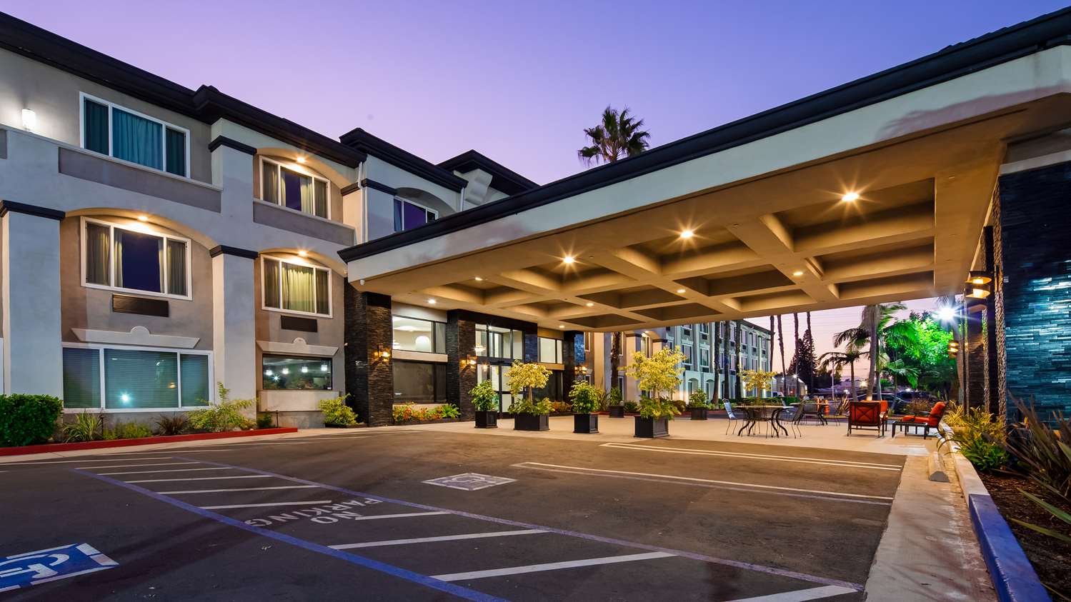 Best Western Plus Anaheim Orange County Hotel 34/36