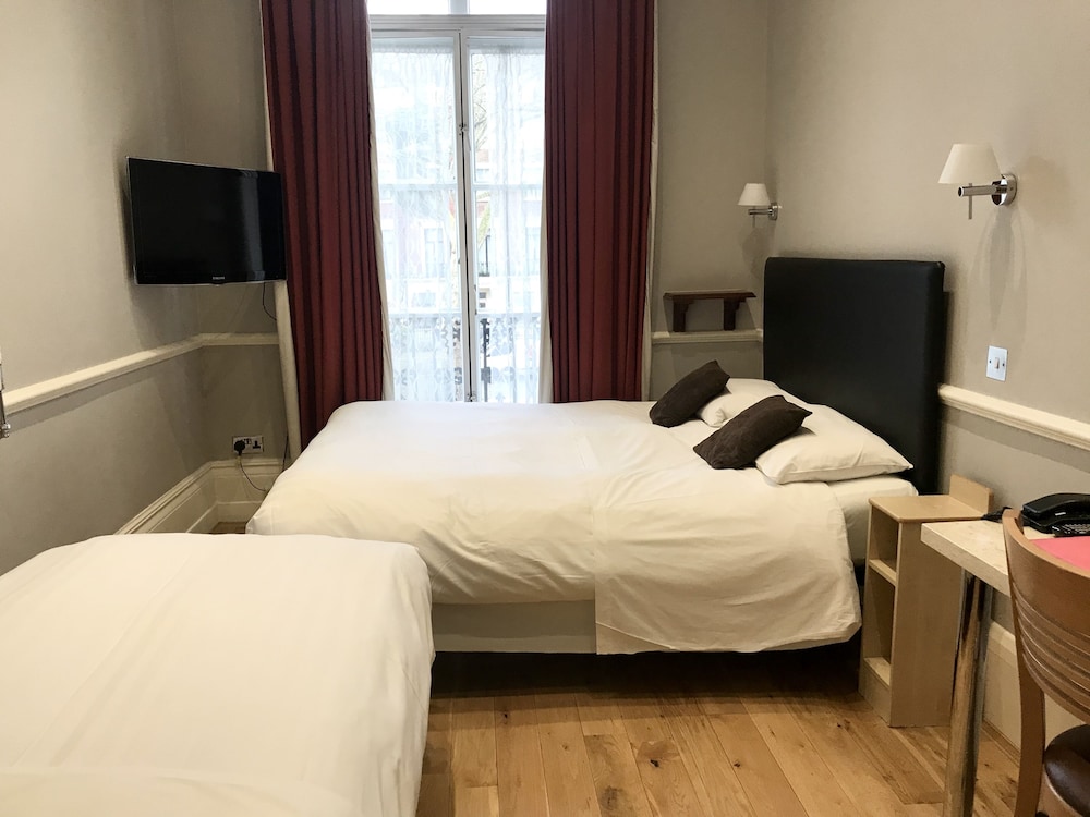 Rhodes Hotel 47/66