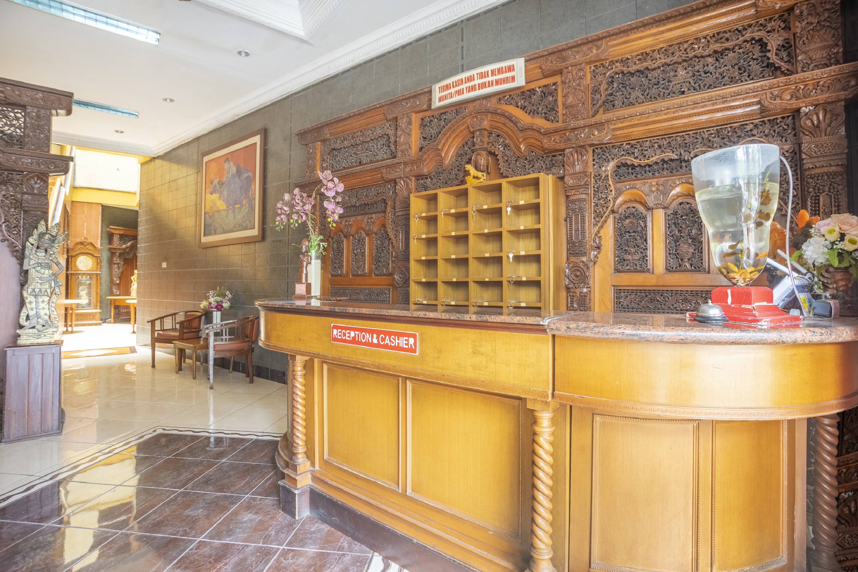 Oyo 228 Hotel Lodaya 4/17