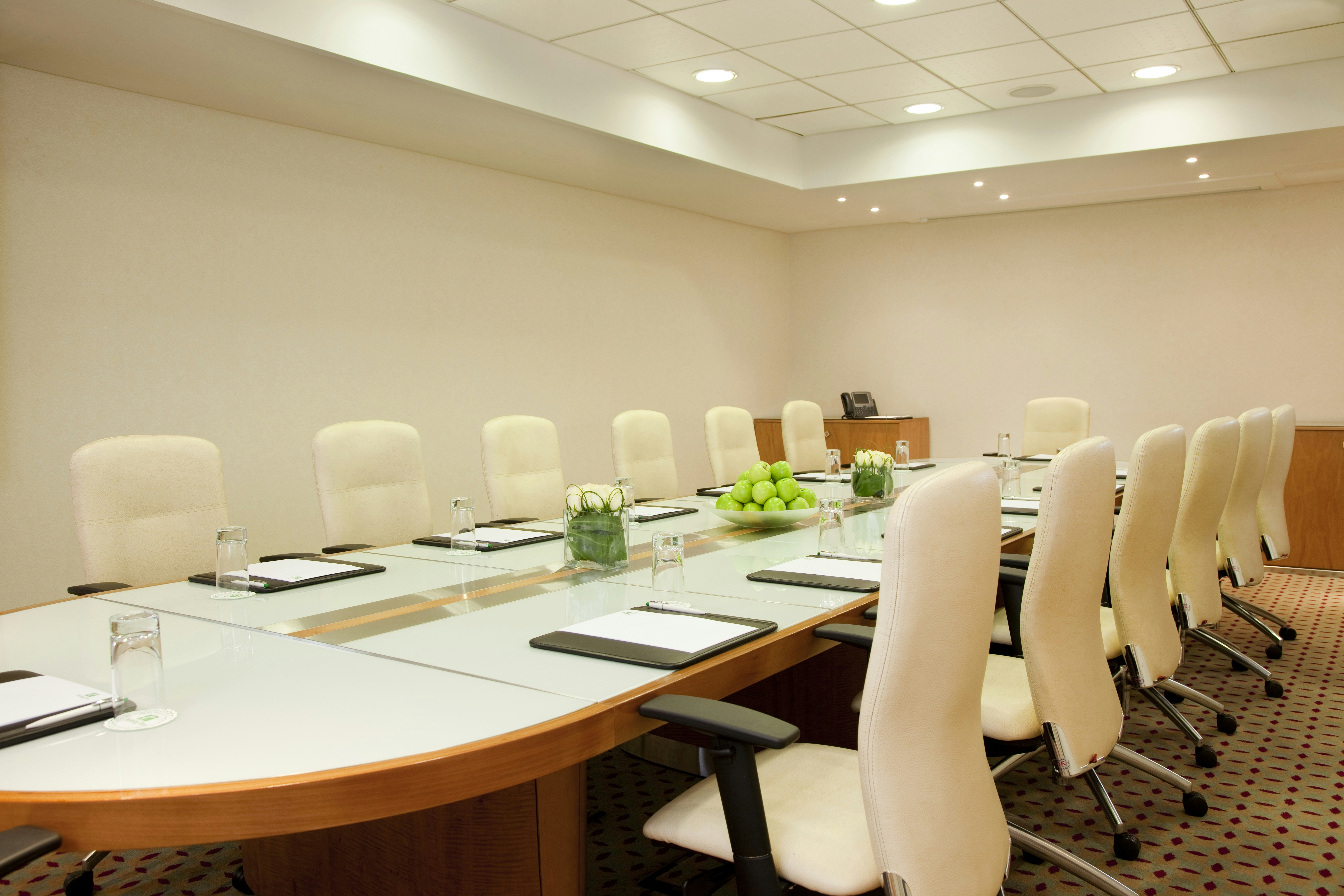 Holiday Inn Cairo City Stars 65/76